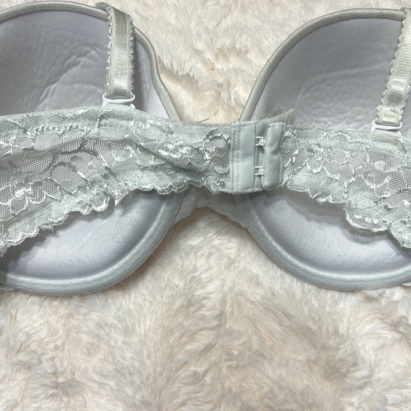 Maidenform Bra Bundle. - Picture 3 of 13